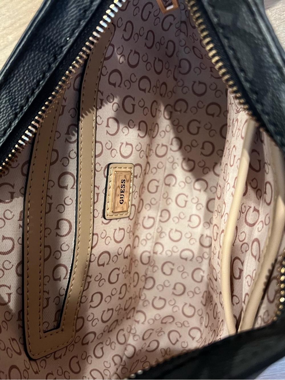 GUESS purse bundle - Picture 7 of 9